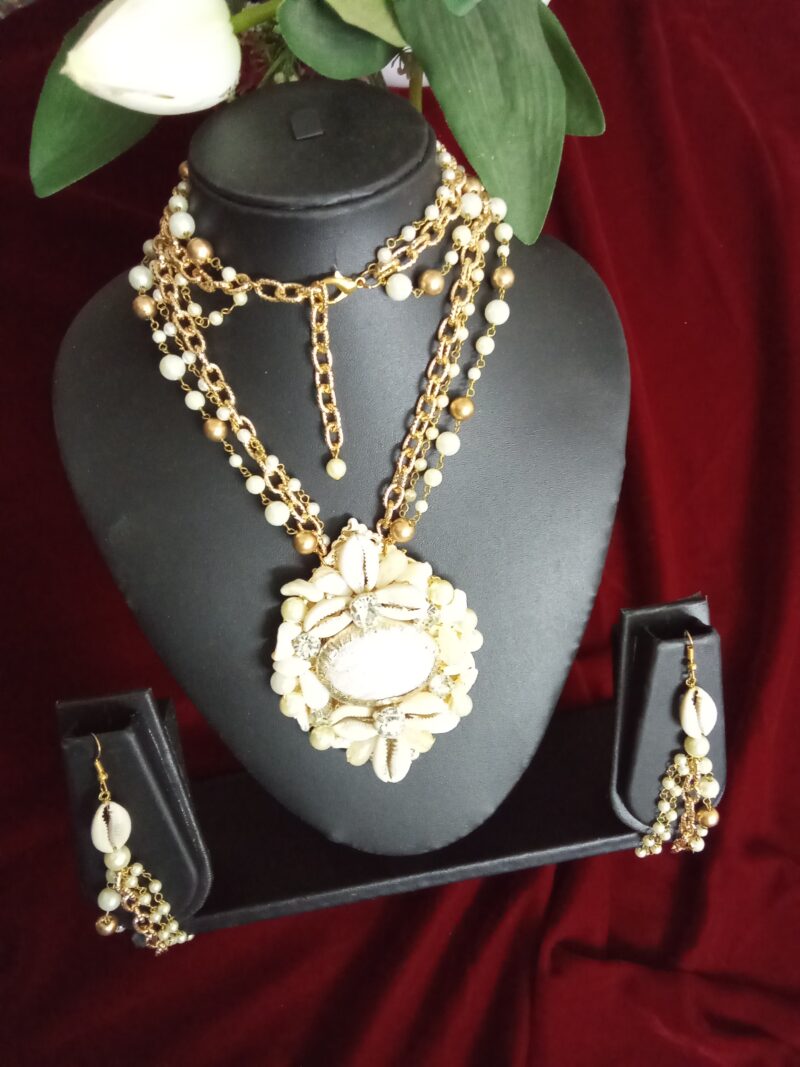 Indo Western Set-A Perfect Style Statement - Image 4