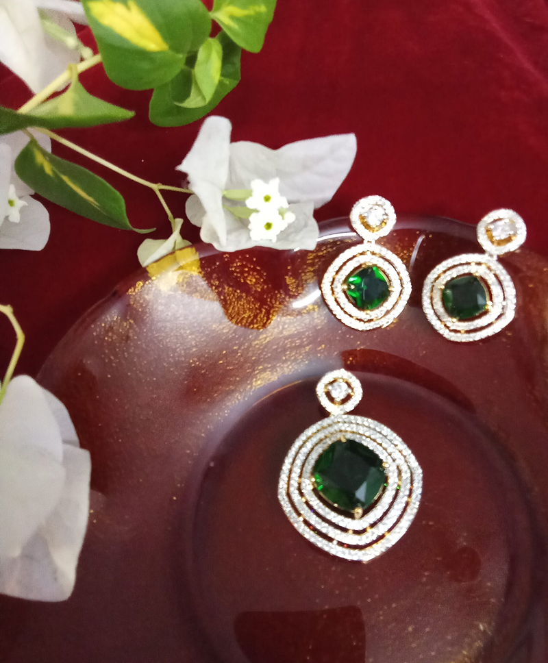 Emerald Green with White Zercon Studded Locket Set